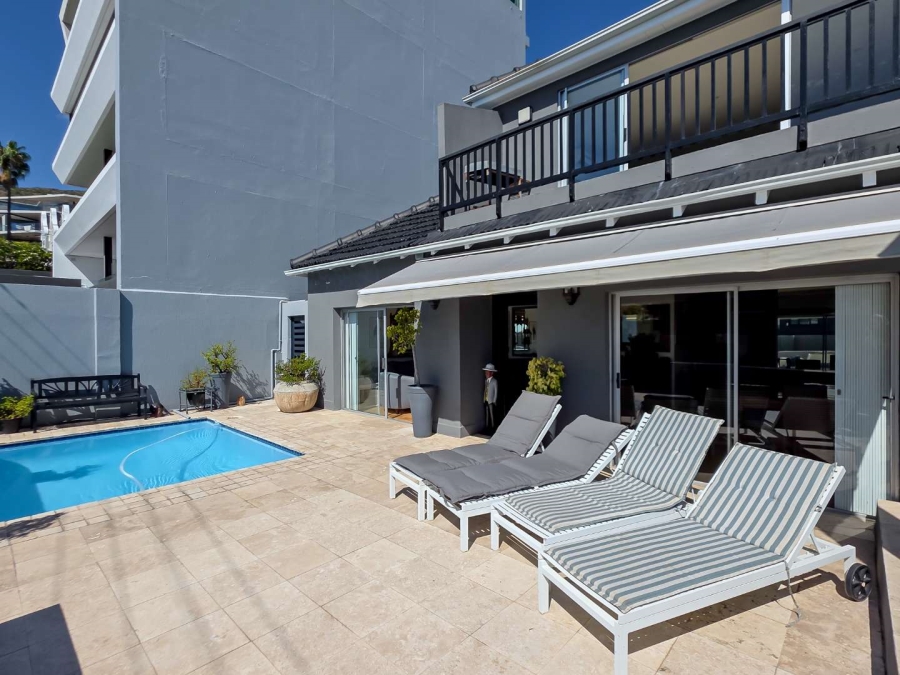 4 Bedroom Property for Sale in Fresnaye Western Cape